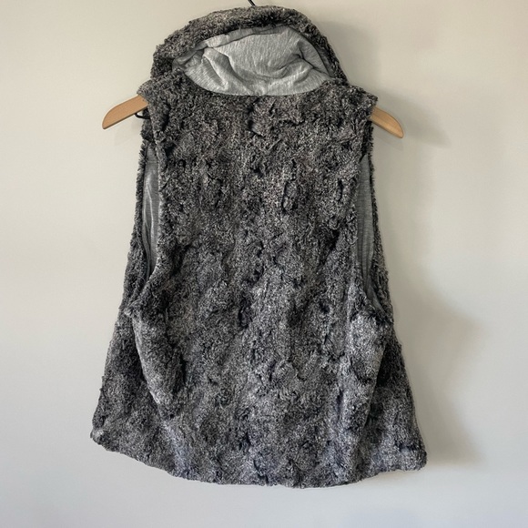 Burning Torch faux fur open front sleeveless jacket vest large - Picture 10 of 10